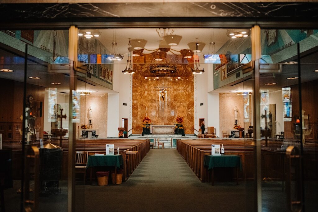 Photo of the interior of Christ the King Church in Chicago